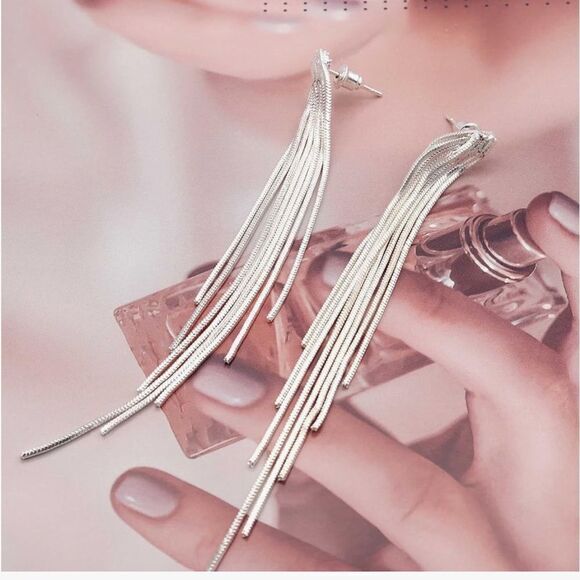 Cascade Chain Metal Statement Silver earrings - Picture 5 of 10